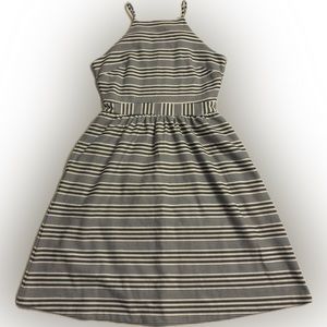 EUC Banana Republic blue and white fit and flare striped dress.